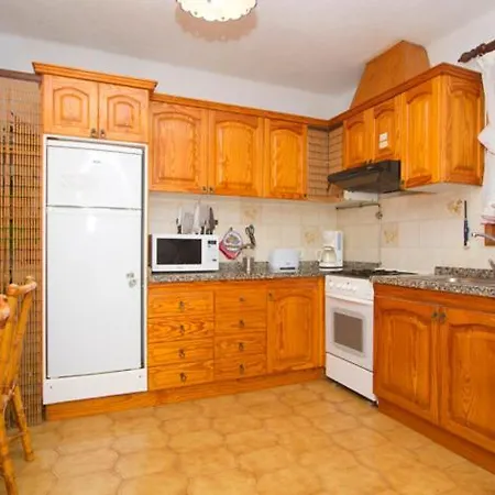 Garita - 4 Bedroom - Perfect For Larger Groups - Sleeps 12 - Great Pool Area Villa