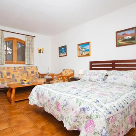 Garita - 4 Bedroom - Perfect For Larger Groups - Sleeps 12 - Great Pool Area Playa Blanca (Lanzarote)